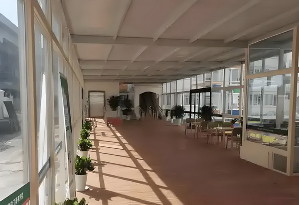 龙岗区深圳落户条件_偶遇何猷君穿两年前的增高鞋，奚梦瑶外八严重 暴躁旅客脾气然而非常此时